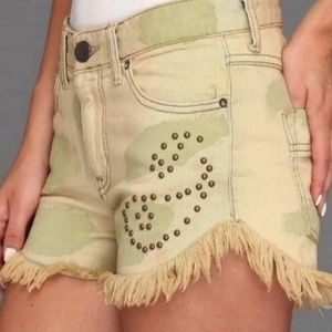 Free People Women Studded light Blue Camo Cut Off Denim Jean Shorts Size 24